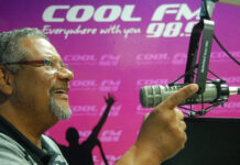 LENNY DENZ TA CELEBRA 45 AÑA DEN MUNDO DI RADIO