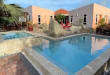 PISCINA CREA CU ILUSION DI UN PARAISO